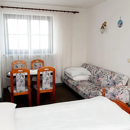 Dom Nad Morzem U Ewy Δωμάτια σε οικογενειακή κατοικία *